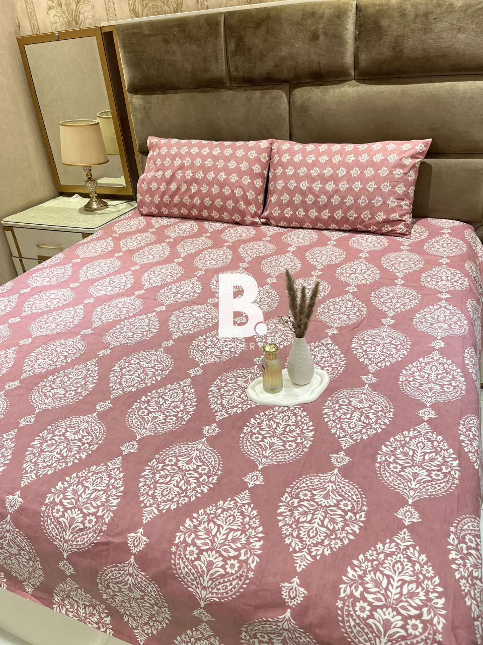 Tea-pink Blush Damask